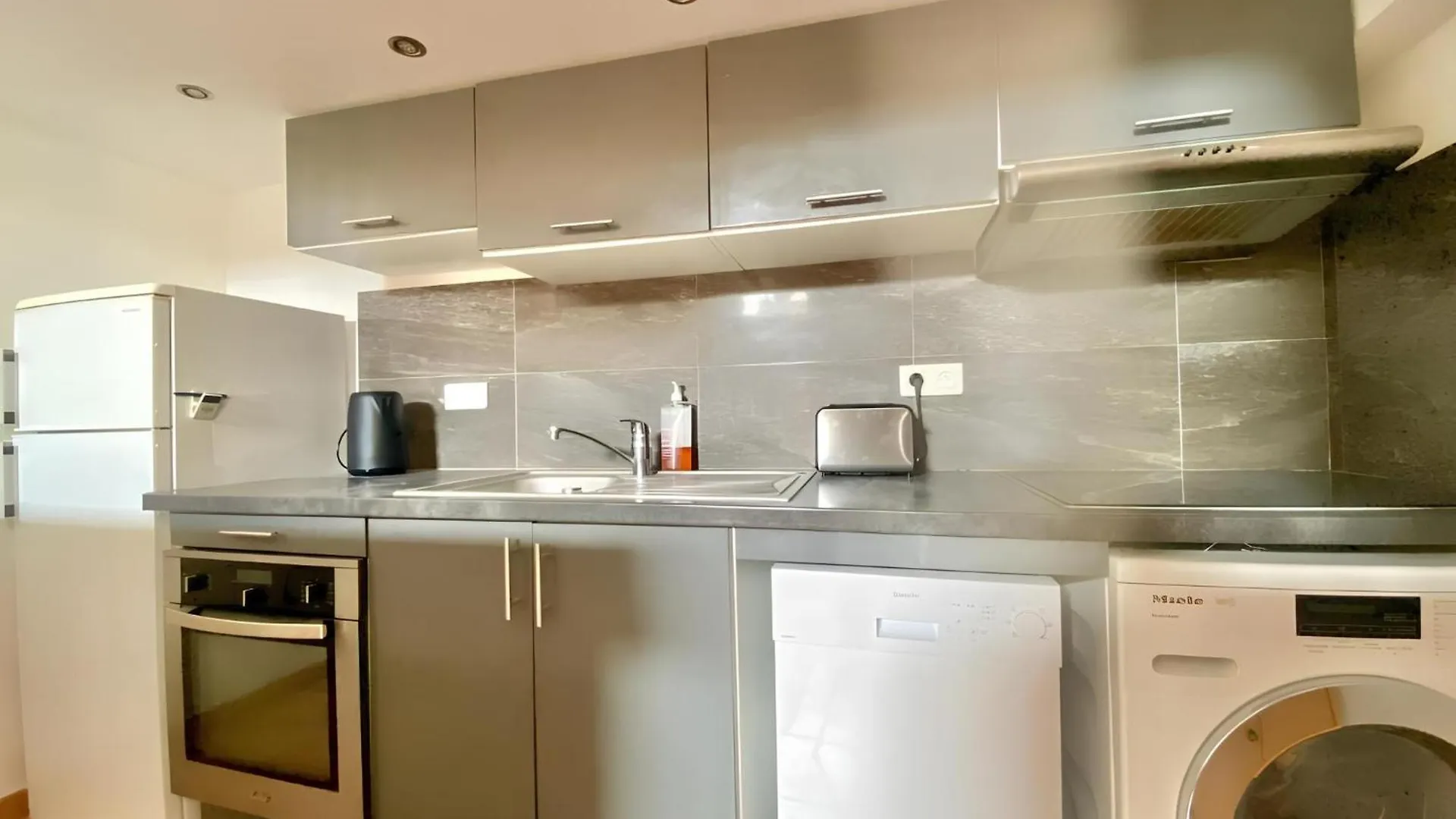 Appartement Terrasse Centre, 멍똥 0*,  프랑스