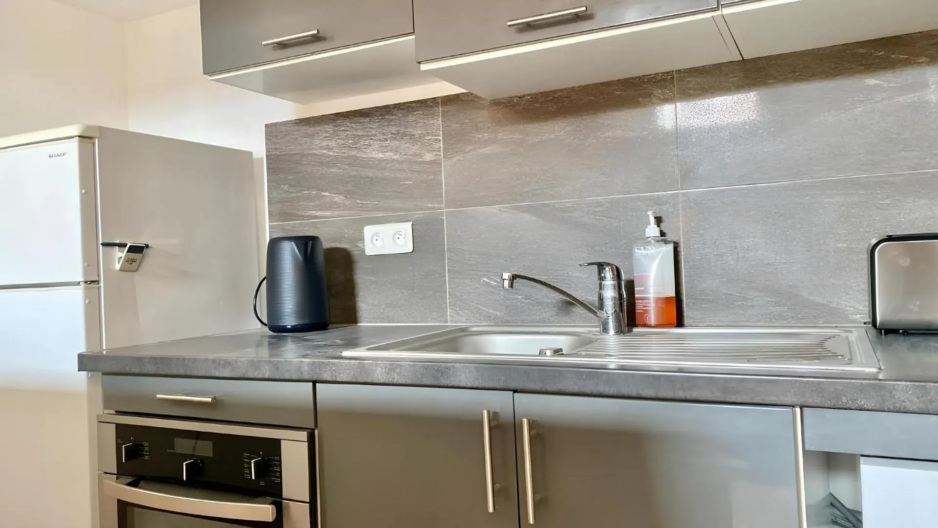 Appartement Terrasse Centre, 멍똥 0*,  프랑스